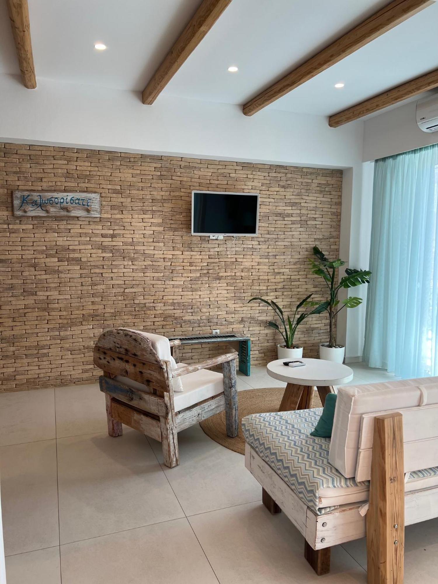 Notus Suites ปลาเกียส ภายนอก รูปภาพ